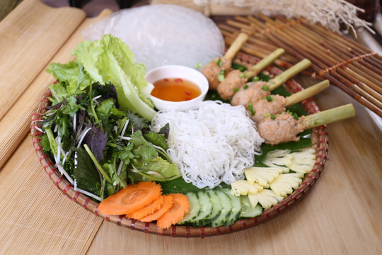 虾卷生菜