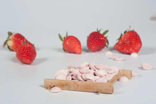 草莓酸奶溶豆