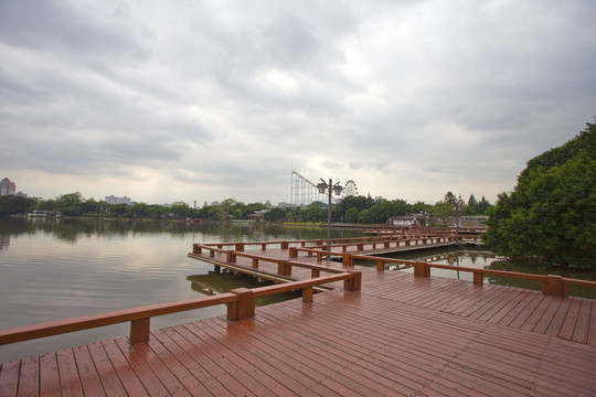 福州市西湖公園木棧道