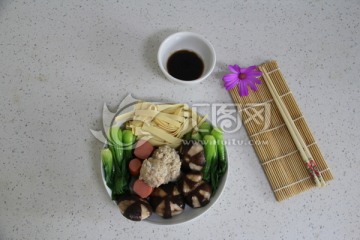 油菜香菇 丸子
