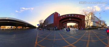 北京外国语大学大门全景