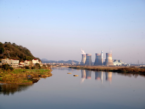 浙能兰溪电厂冷却水塔全景