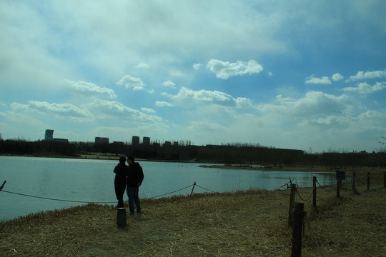 I春季湖泊