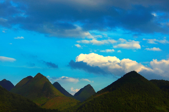 山峰 天空云彩