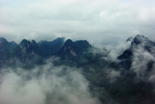 山路彎彎