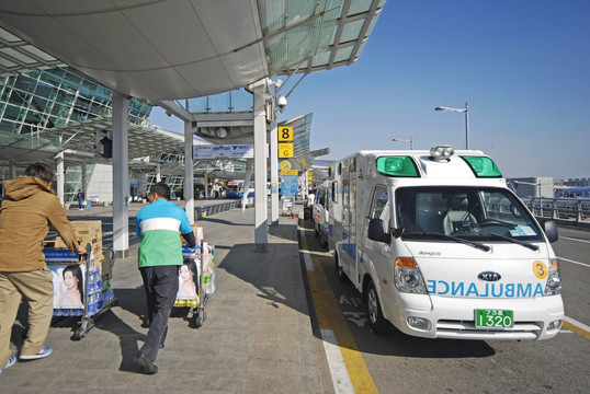 韩国仁川机场 救护车