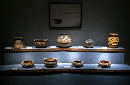 远古陶器