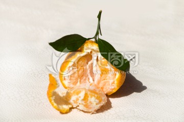 剥开的丑橘