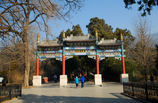 北京卧佛寺牌坊