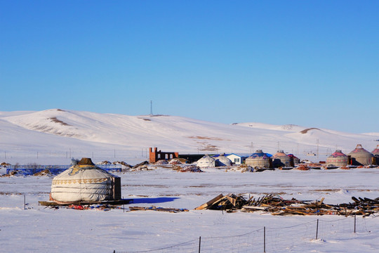冬营地蒙古包