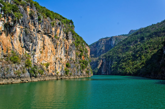 鲁布革小三峡雄狮峡