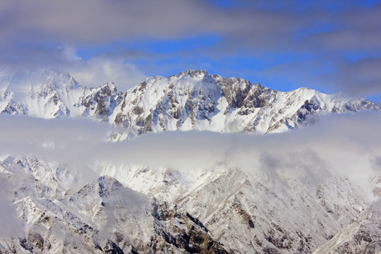 雪山云舞