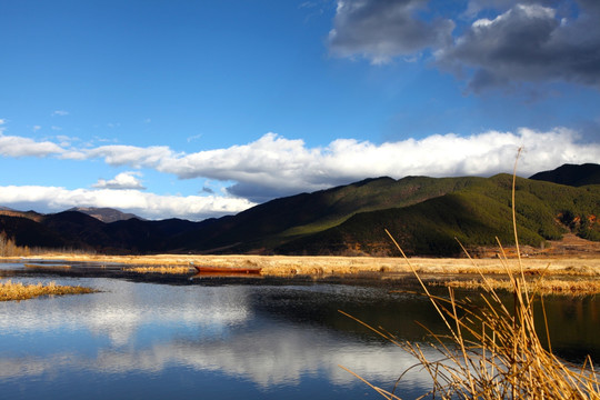 湖畔美景