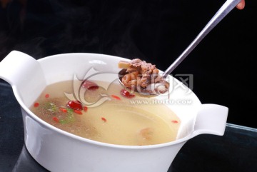 天麻燉青羊排湯