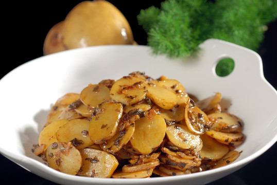 酸菜烩土豆