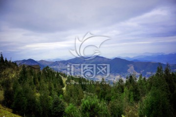 雪山岩风景