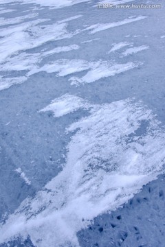 冰湖