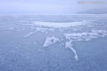 冰湖