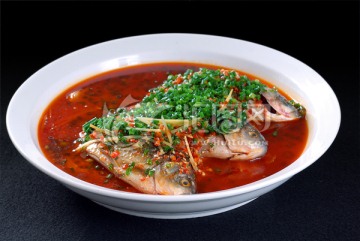 蔥香蒸鯽魚