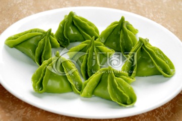 绿菜龙珠饺
