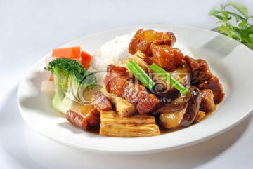 支竹燜火腩飯