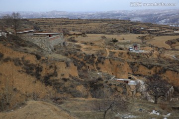 小山村