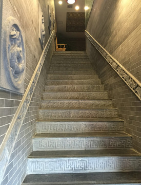 唐语仿古砖雕楼梯走廊室内实景