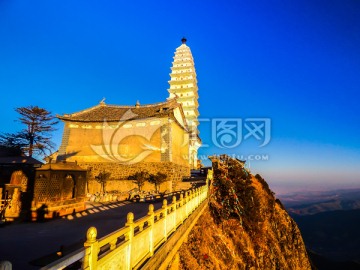 云南鸡足山金顶寺