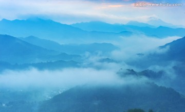 晨曦山川