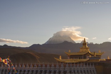 塔公寺雅拉神山