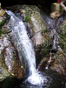 山泉 溪水