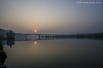 嘉陵江畔夕照