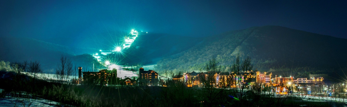 松花湖滑雪场夜景