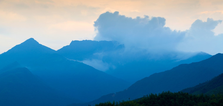 山峦