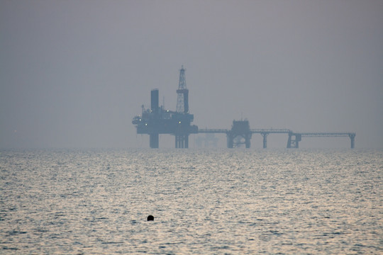海中石油平台