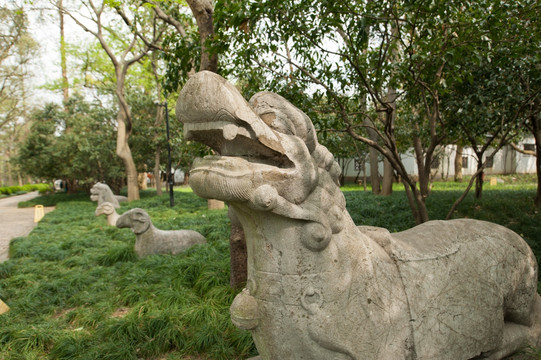 动物石雕