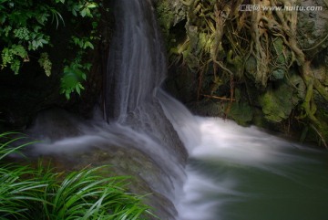 山石流水