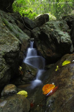 溪流山涧