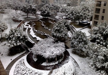 小区雪景