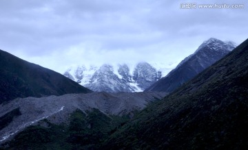 贡嘎雪山