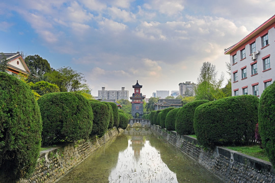 四川大学华西坝钟楼（高清）