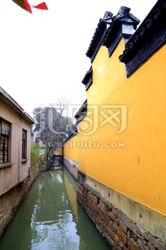 水巷 寺廟 山墻 黃色墻