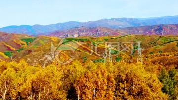 绵延山脉秋景