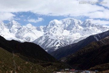 贡嘎雪山