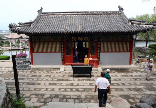 孟姜女庙财神殿