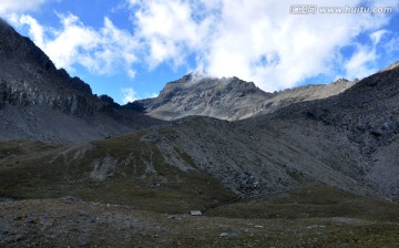 山峰蓝天