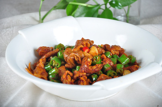 線椒炒肥腸