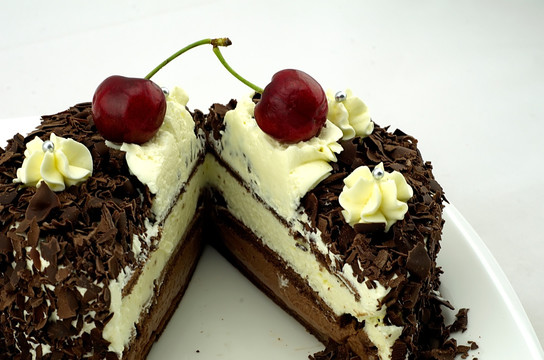 樱桃黑巧克力蛋糕