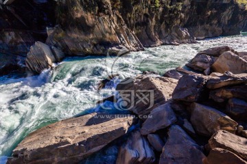 云南香格里拉虎跳峡