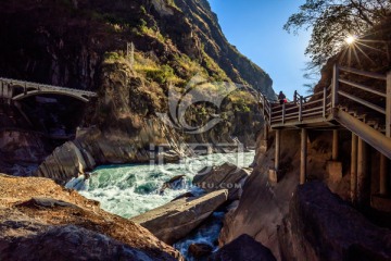 云南香格里拉虎跳峡